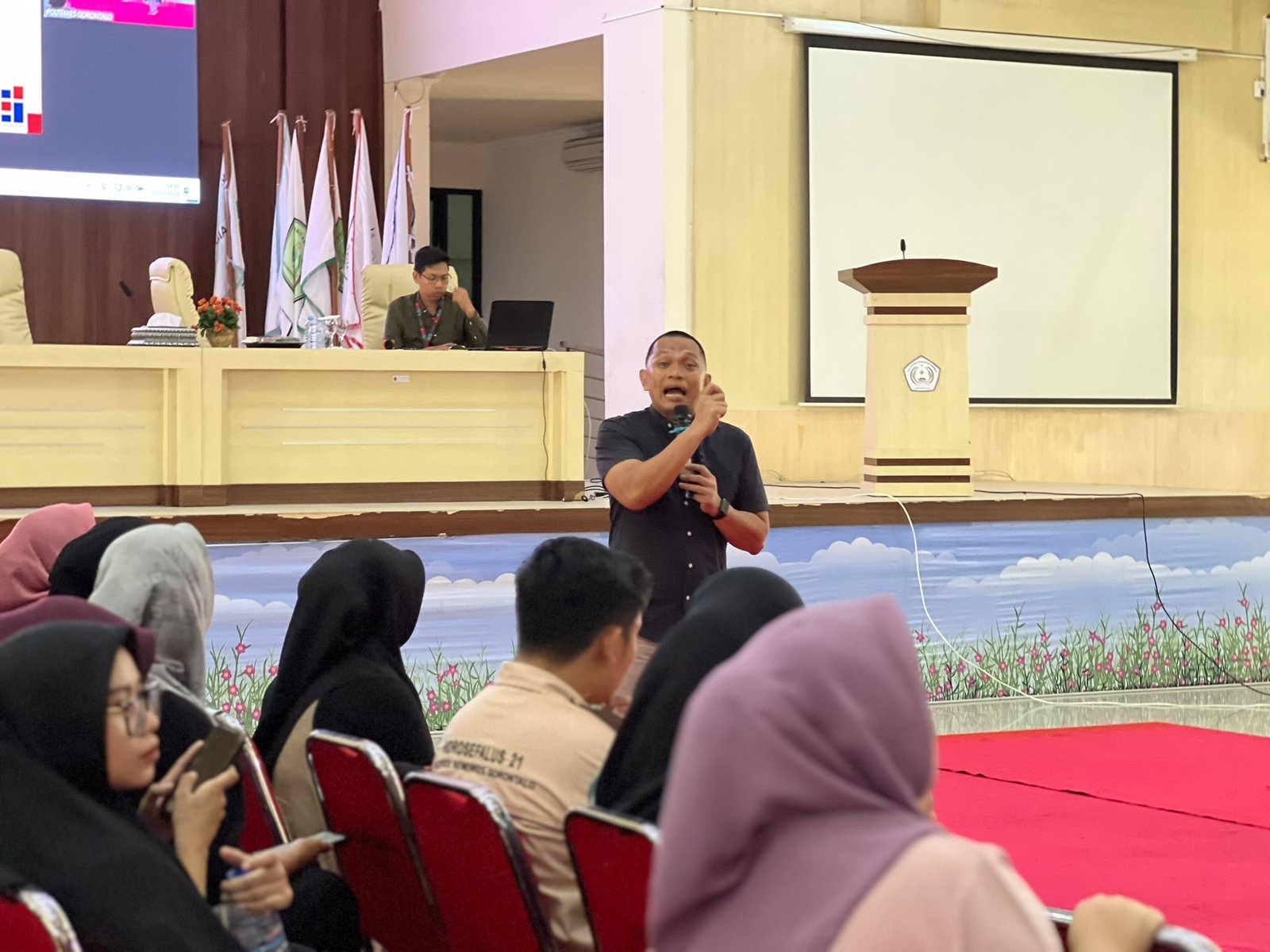Pelatihan Effective Communication di Poltekkes Kemenkes
